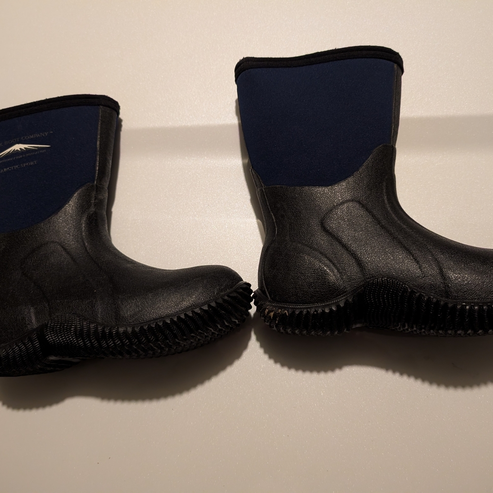 Black and Blue Neoprene Boots - Picture 2 of 8